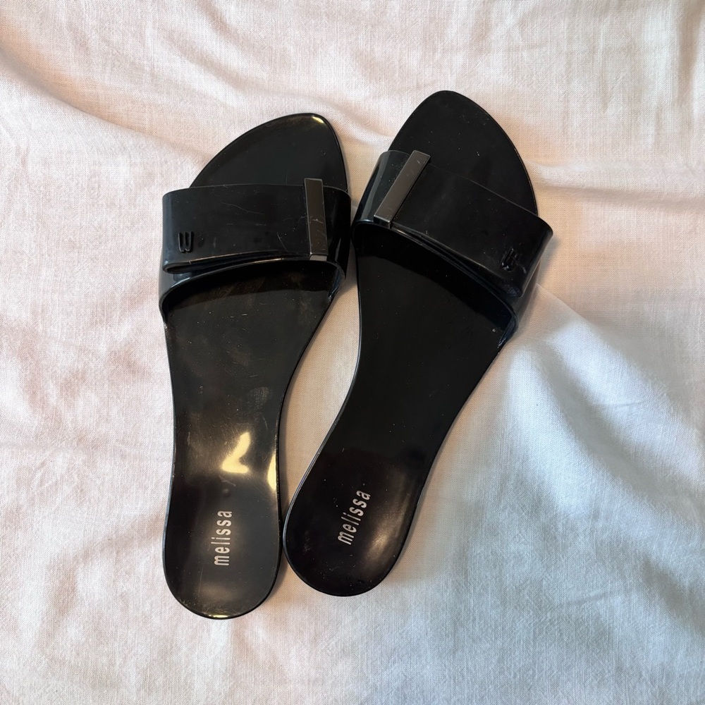 Melissa Women's Lovely Thong Sandal in Black